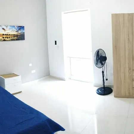 Modern Luxe Maisonette Apartment *