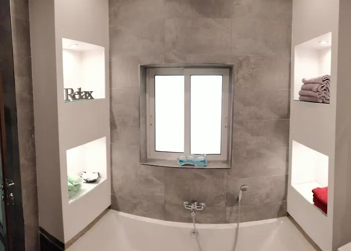 Апартаменты Modern Luxe Maisonette *